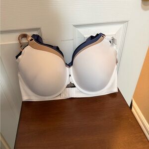 4 Warner's White, Navy, Tan, and Black Women's Bras